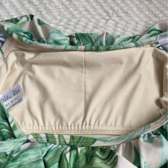 Gianni Bini Green Off-The-Shoulder One Piece Ruffle Swimsuit Size XS - Picture 4 of 7